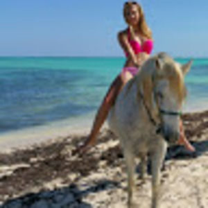 Meet your Posher, Becky